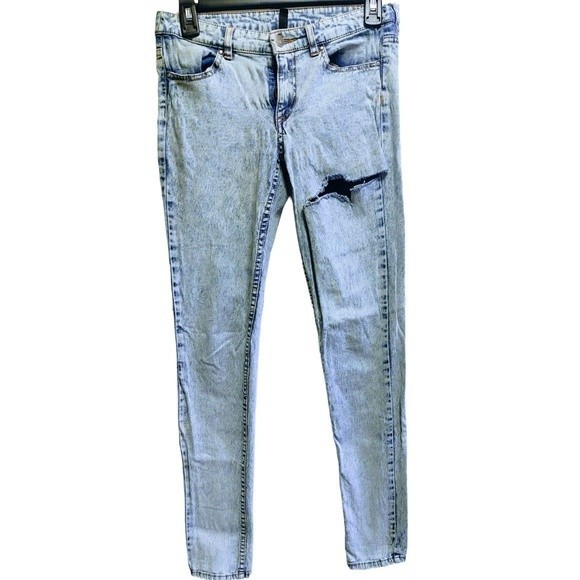 DIVIDED BY H&M DISTRESSED/RIPPED SKINNY LEG FADED DENIM BLUE JEANS LIGHT WASH 8 - Picture 1 of 12